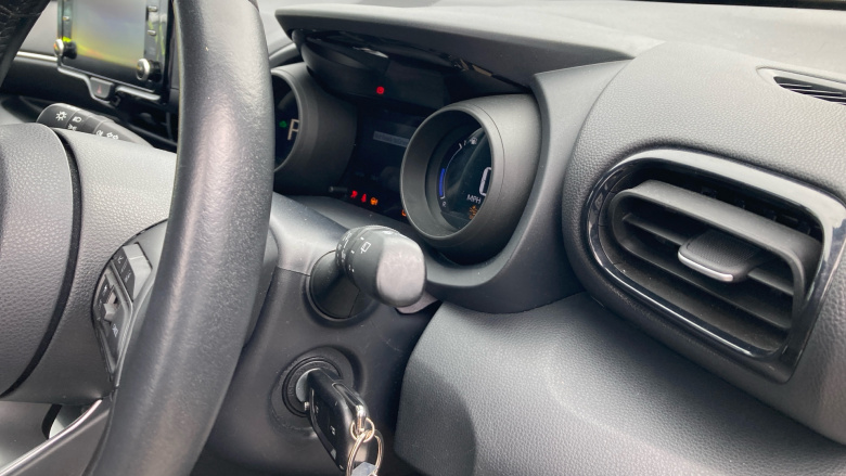 Toyota Yaris 1.5 Hybrid Design 5dr CVT Hybrid Hatchback